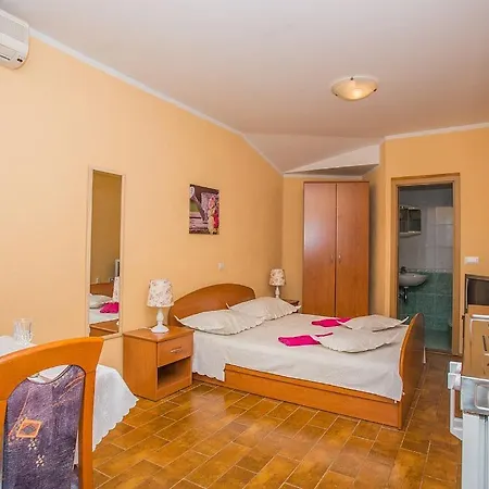 Apartman Studio 2 *